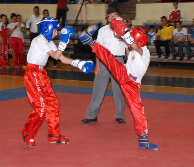 Kick Boks şampiyonları Madalyalarla  Yine Kıskandırdı