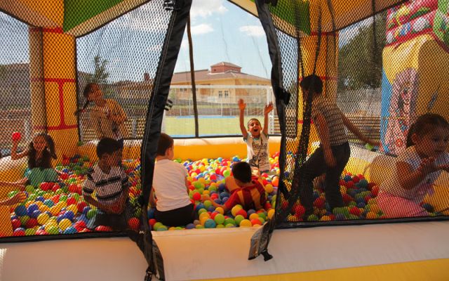 Minikler İçin Okullar Oyun Alanına Döndü