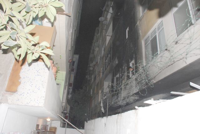 Polis İhbara Gelirken Evinin Yandığını Gördü