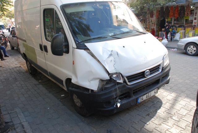 Acemi şoför Az Kalsın Faciaya Sebep Oluyordu