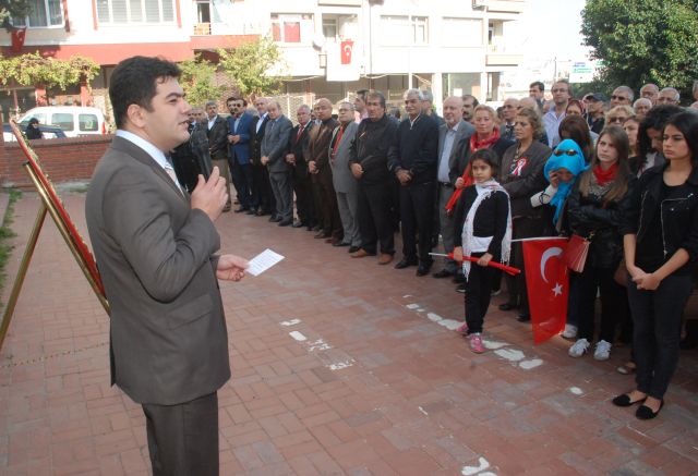 Chp 29 Ekim İçin Altarnatif Tören Yaptı.yürüyüşe Davet Etti