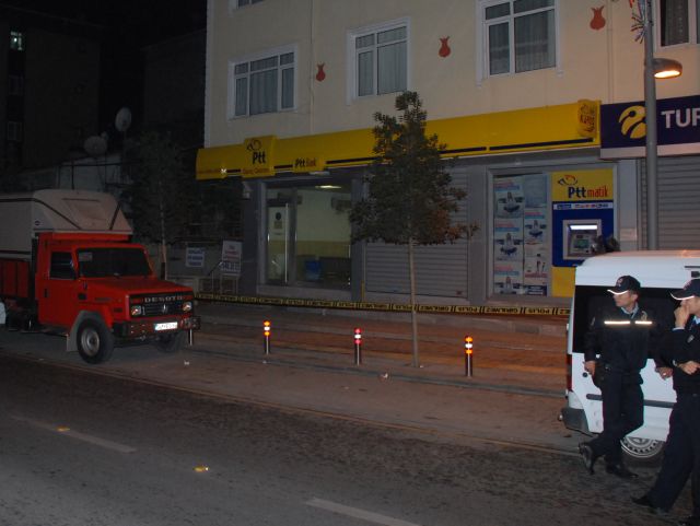 Güngörende Ptt şubesine Ses Bombası Konuldu