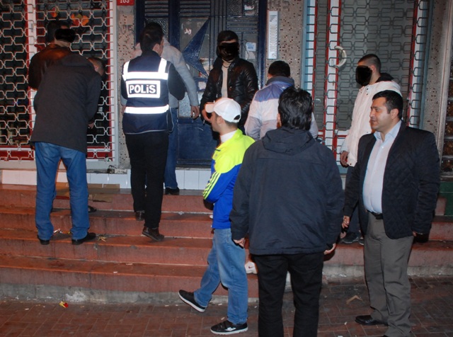 Polis  11 Kişiyi Göz Altına Aldı