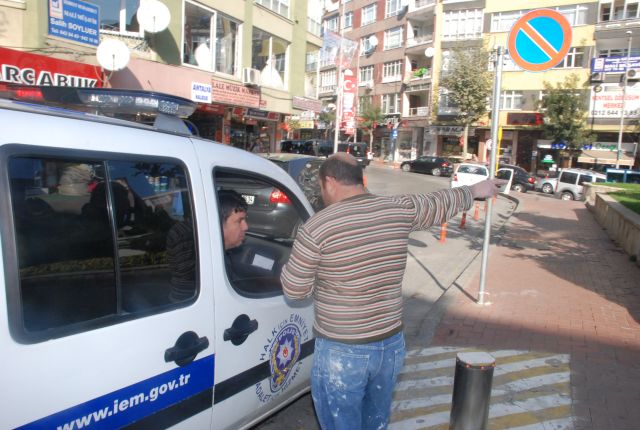 Polis Polise şaka Gibi Operasyon Düzenledi