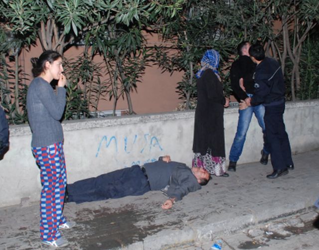 Yaşlı Adamı Sokak Ortasında Döverek Bayıttılar