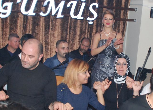 Dilek şimşek Artık Gümüş Kanatta Sahne Alıyor