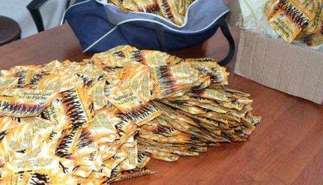 Polis Dedektifleri Uyuşturucu Tacirlerini Suç üstü Yakaladı