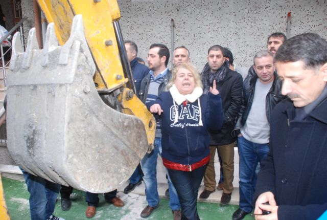 Bu Yıkımda Her şey Var...yorumsuz