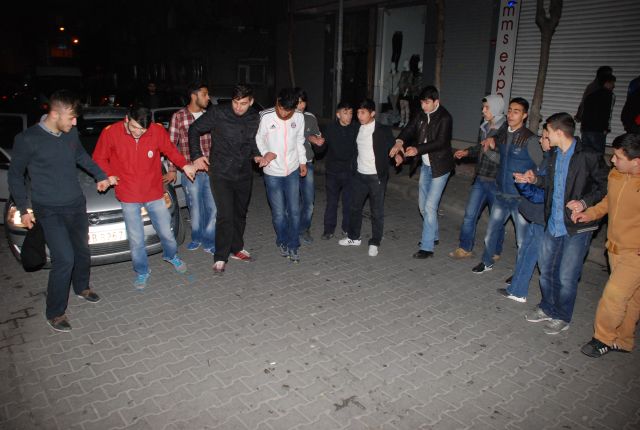 Faris Karasu Asker Yolculuğuna Halaylarla Uğurlandı