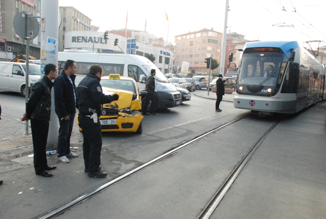 Tramvay Kazası Az Kalsın Can Alıyordu