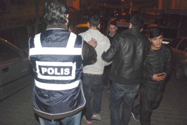 Polis Okulları Didik Didik Aradı