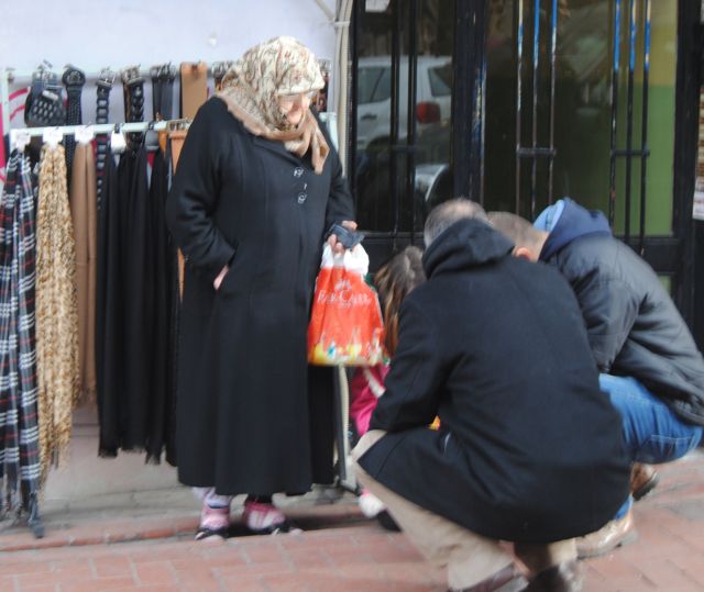 Hırsızlar Meliha Teyzeyi Bayıltarak Soydular