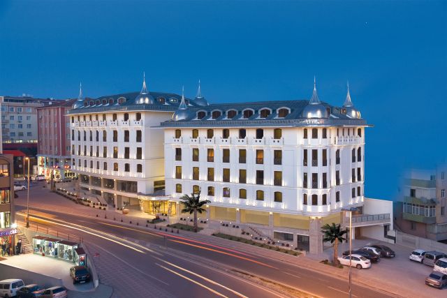 Osmanlılara Yakışır Otel Hurry ınn Merter'de Açıldı