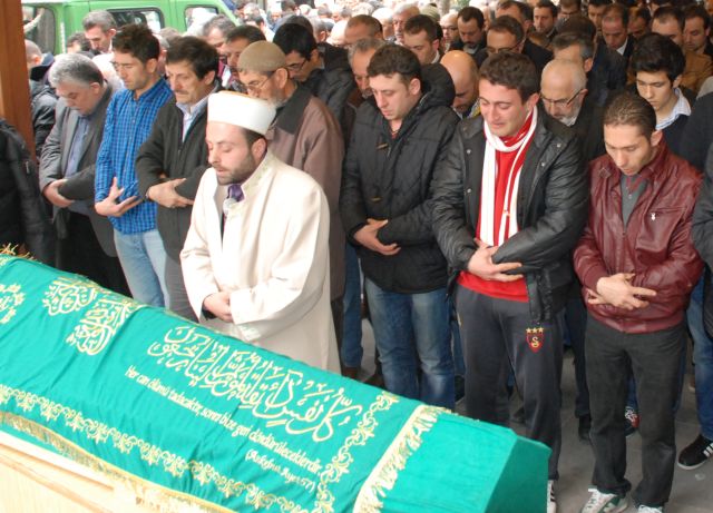 Fatma özdemir Dua Ve Göz Yaşları İle Son Yolculuğuna Uğurlandı