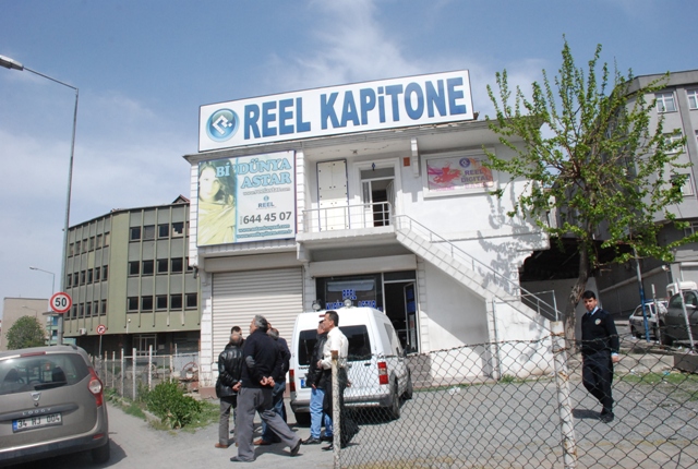 İş Yerini Güpegündüz Soyan Hırsızların Polis Ensesinde