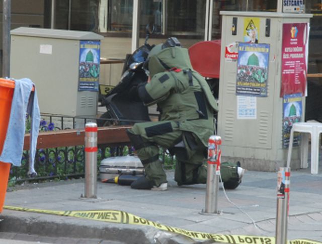 şüpheli Paket Polisi Alarm Geçirdi