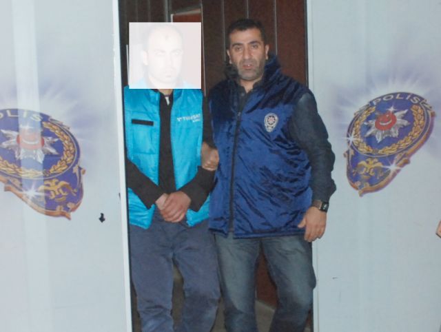 Sahte Polis Gerçek Polise Yakayı Ele Verdi