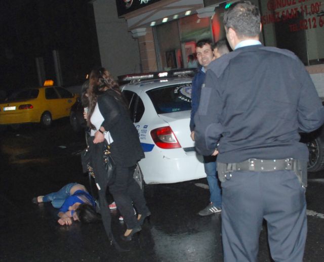 Alkollü Kadınlar Kendilerini Kadınlıklarını Rezil Ettiler