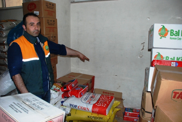 Hırsız çay İçemeye Değil çayı çalmaya Geldi