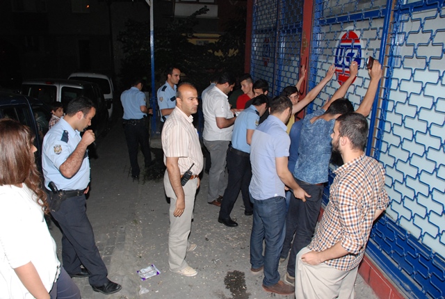 Polis Sokak Sokak Mahalleleri Tarıyor