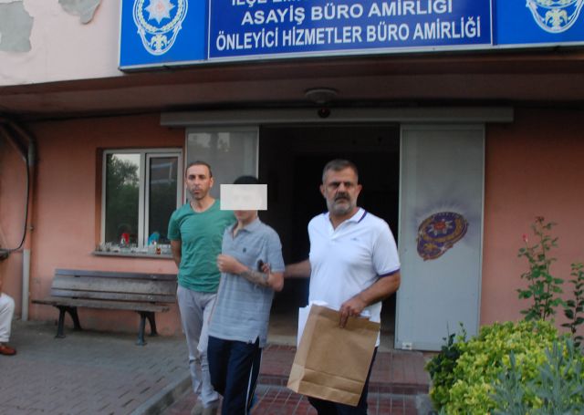 Cami Avlusundaki Cinayeti Dedektifler Kıl çeker Gibi çözdüler