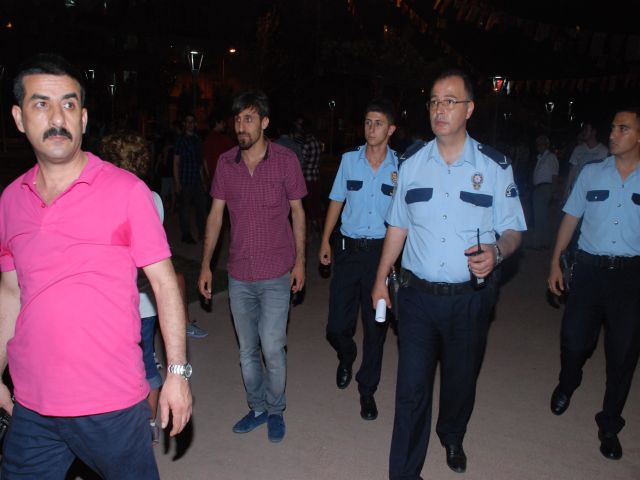 Güngören Emniyet Müdürlüğü İlçeyi Didik Didik Aradı.