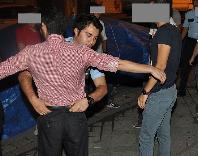 Güngören Emniyet Güçleri Tarafından Didik Didik Arandı