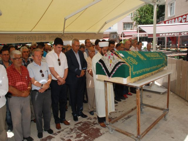 Türkan özyedierler Sevenlerini Yasa Boğdu