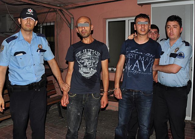 Merter Kasa Hırsızları Dolarları Yiyemeden Polis Kursağında Bıraktı