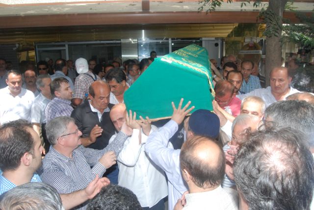 Niyazi çakır Gözyaşlarıyla Ve Dualarla Ebediyete Ugurlandı.