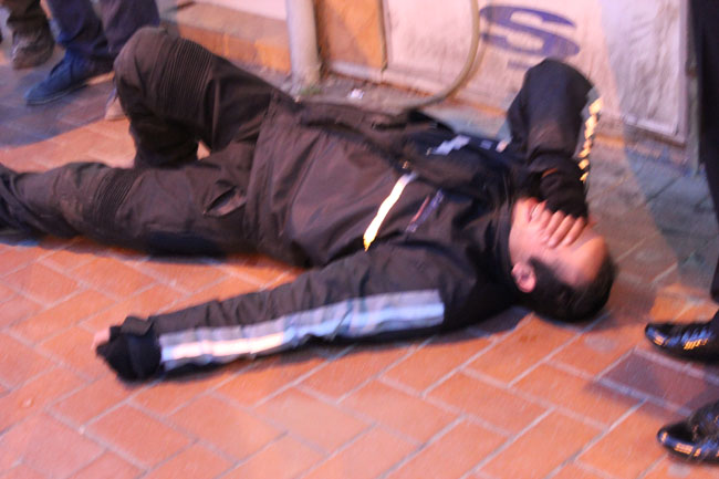 Eski Husumet Omuzundan Etti