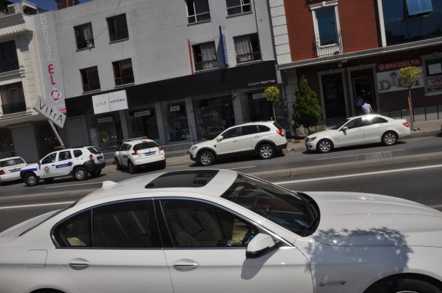 İş Adamını Sokak Ortasında 100 Bin Dolarını çaldılar