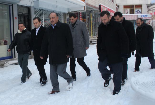 Başkan Karaman Kar çalışmalarını Yerinde İnceledi