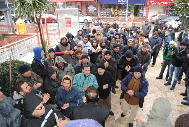 Cuma Pazarcı Esnafı Ayaklandı