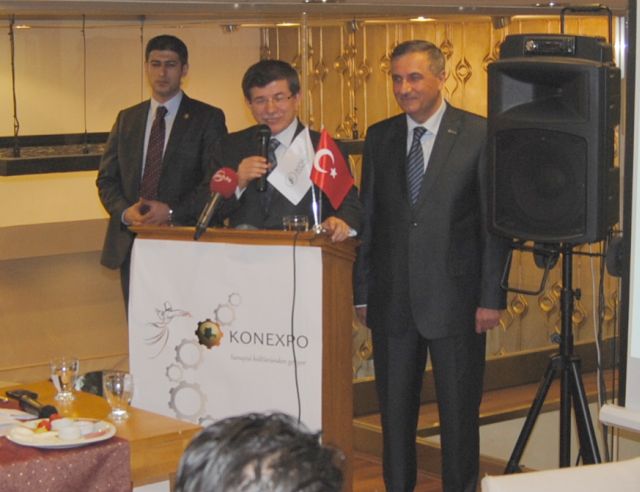 Bakan Davutoğlu Abdullah Başçı 'yı Tebrik Etti