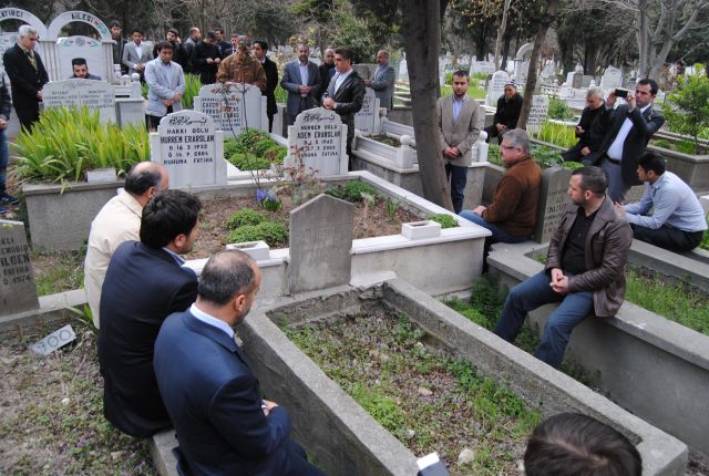 Ak Parti şehidini Unutmadı