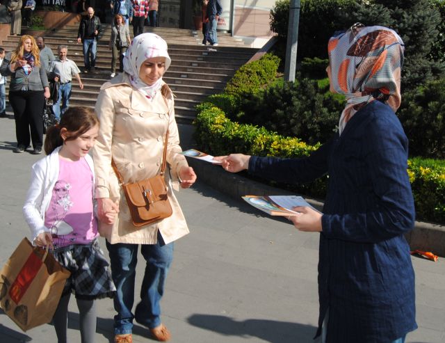 Ak Parti Gençlik 4+4+4'ü Tanıtıma çıktı