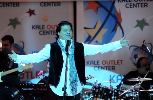 Kale Outlet Center 5. Yılını Kubat Konseri İle Kutladı