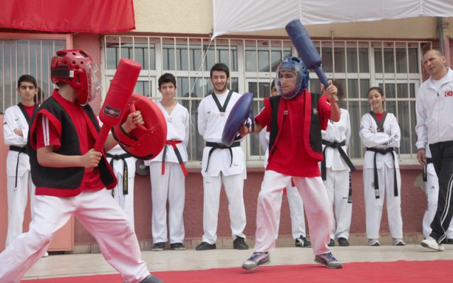 19 Mayıs'da Gençlik Mehterle Matrak Yaptı
