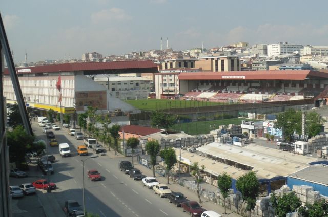 Güngören Yahya Baş Stadı Kiralandı