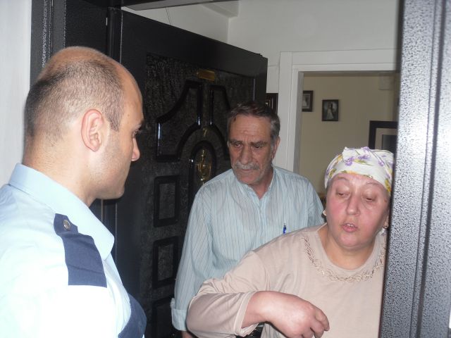 Kapıyı Evindeki Hırsızlar Açtı, Canını Zor Kurtardı!