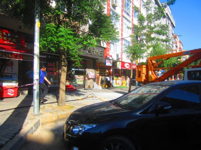 Aşırı Sıcaklık Elektrik Kablolarını Bile Patlattı