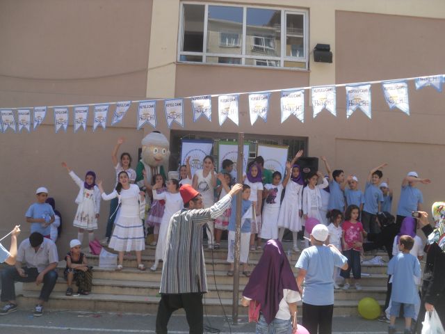 Kuran Kursu Camiye Sığamadı; Okulu Kiraladı