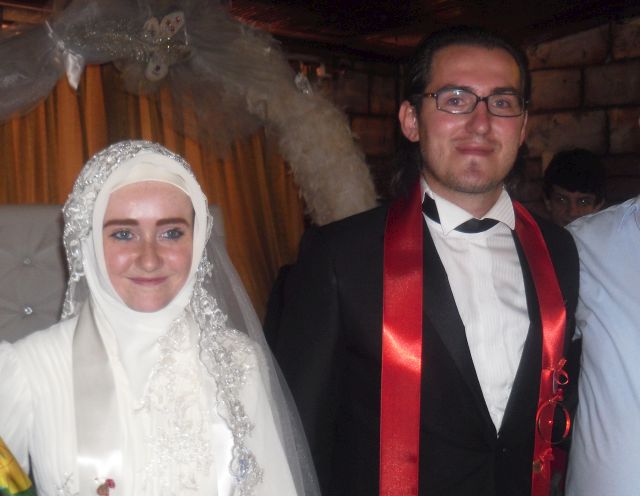 Bir Yıldız Daha Kaydı.eyüp Aksoy Evlendi.