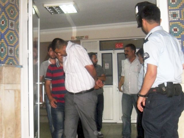 Güngören Güven Timleri Oto Sahtekarlarını Yakaladı