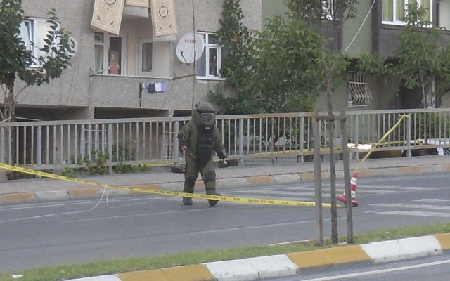 şüpheli çantayı Bomba Uzmanı Patlattı