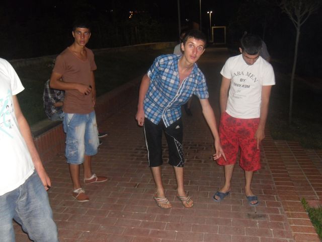 Parkta Silahlı çatışma üç Yaralı