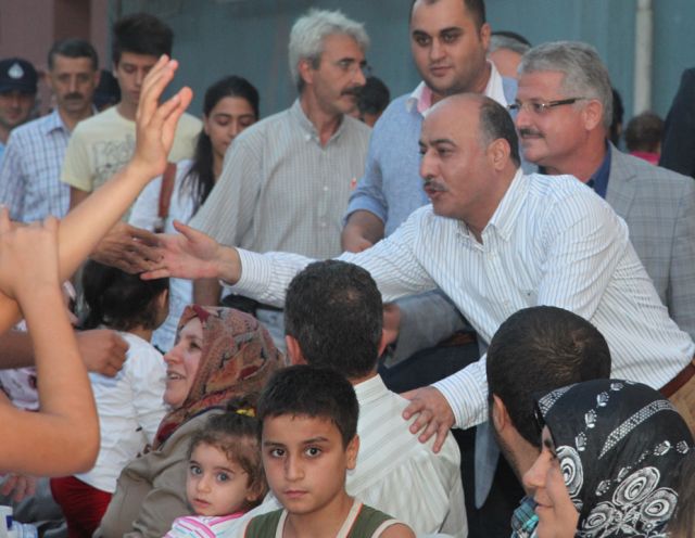 Aynı Ekmeği Paylaşan Bir Milletin Evlatlarıyız