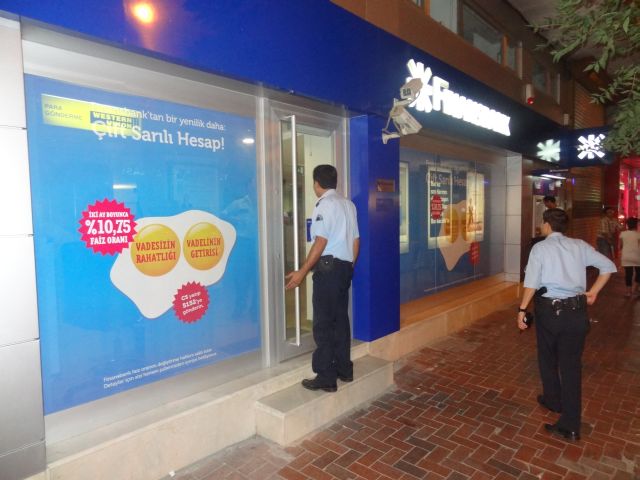 Finansbank Polisi Alarma Geçirdi