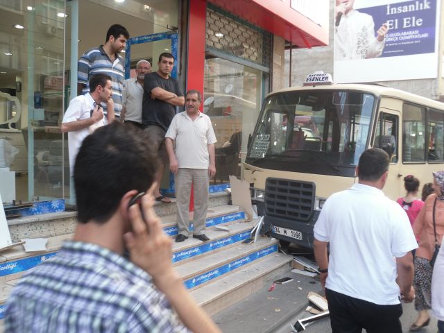 Minübüs Az Kalsın Can Yakıyordu